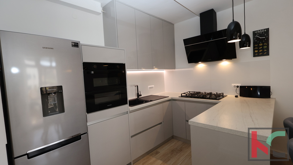 PULA&comma; &Scaron;IJANA&comma; KOMPLETNO ADAPTIRAN I URE&Dstrok;EN STAN 77&comma;87m2&comma; &num;PRODAJA