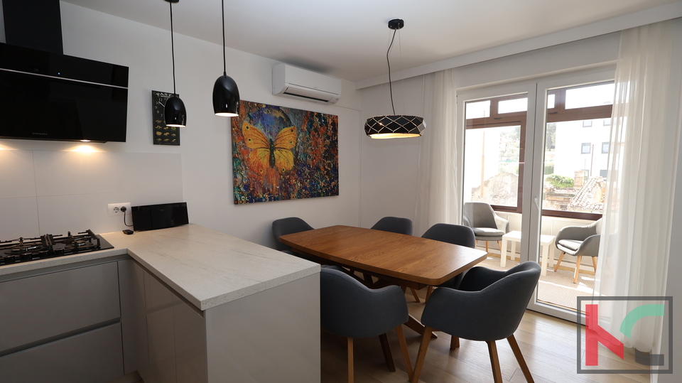 PULA&comma; &Scaron;IJANA&comma; KOMPLETNO ADAPTIRAN I URE&Dstrok;EN STAN 77&comma;87m2&comma; &num;PRODAJA