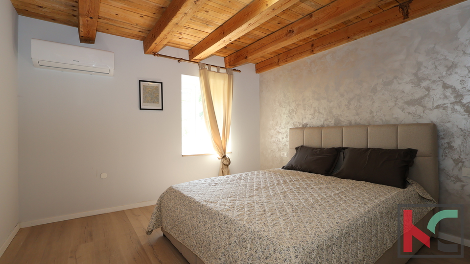 RENOVIRANA KAMENA KU&Cacute;A OKRU&Zcaron;ENA PRIRODOM &num;PRODAJA