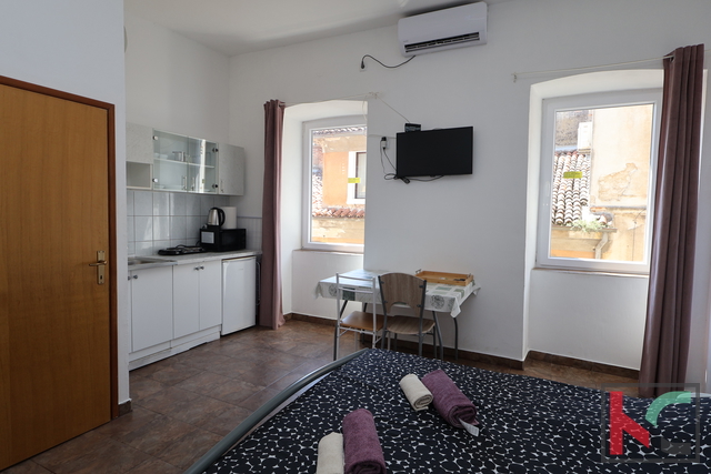 PULA, CENTER, APARTMENT 90.30 m2 WITH 4 RESIDENTIAL UNITS, #FOR SALE