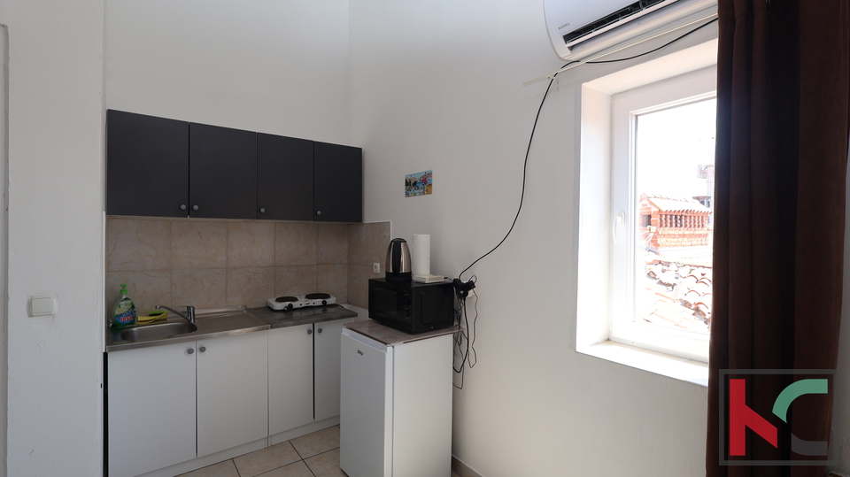 PULA&comma; CENTAR&comma; STAN 72&comma;50m2 SA 3 STAMBENE JEDINICE&comma; &num;PRODAJA