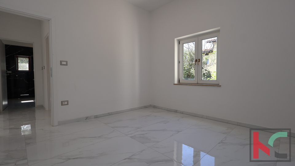 ISTRA&comma; PORE&Ccaron;&comma; STAN U PRIZEMLJU SA VE&Cacute;OM OKU&Cacute;NICOM&comma; 2SS&plus;DB&comma; &num;PRODAJA