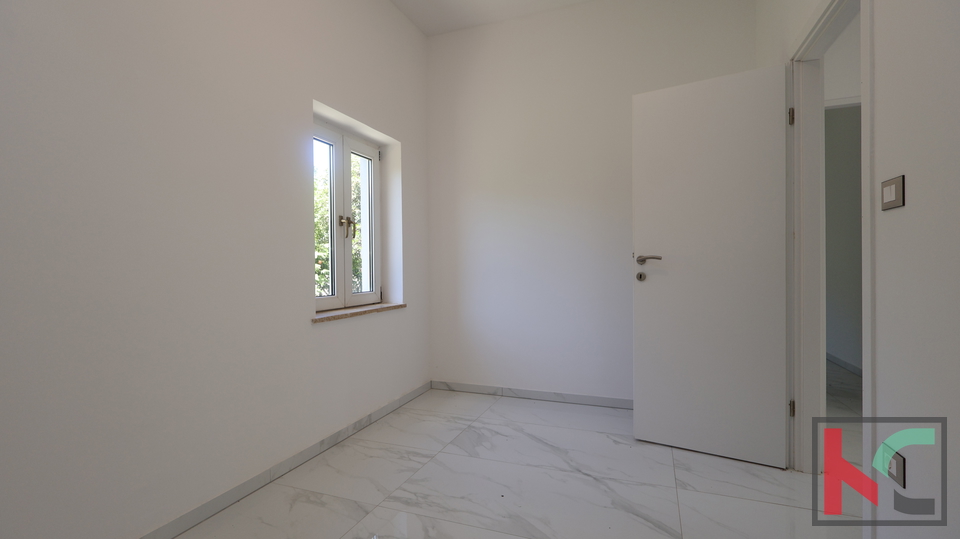 ISTRA&comma; PORE&Ccaron;&comma; STAN U PRIZEMLJU SA VE&Cacute;OM OKU&Cacute;NICOM&comma; 2SS&plus;DB&comma; &num;PRODAJA