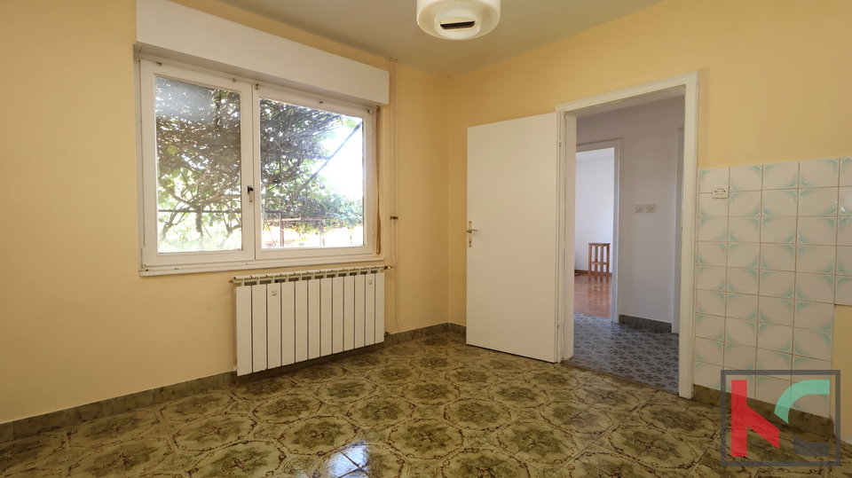 PULA&comma; PRIZEMNICA 155 m2 NA ZEMLJI&Scaron;TU OD 879 m2&comma; &num;PRODAJA