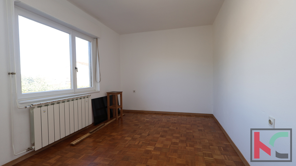 PULA&comma; PRIZEMNICA 155 m2 NA ZEMLJI&Scaron;TU OD 879 m2&comma; &num;PRODAJA