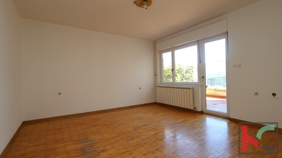 PULA&comma; PRIZEMNICA 155 m2 NA ZEMLJI&Scaron;TU OD 879 m2&comma; &num;PRODAJA