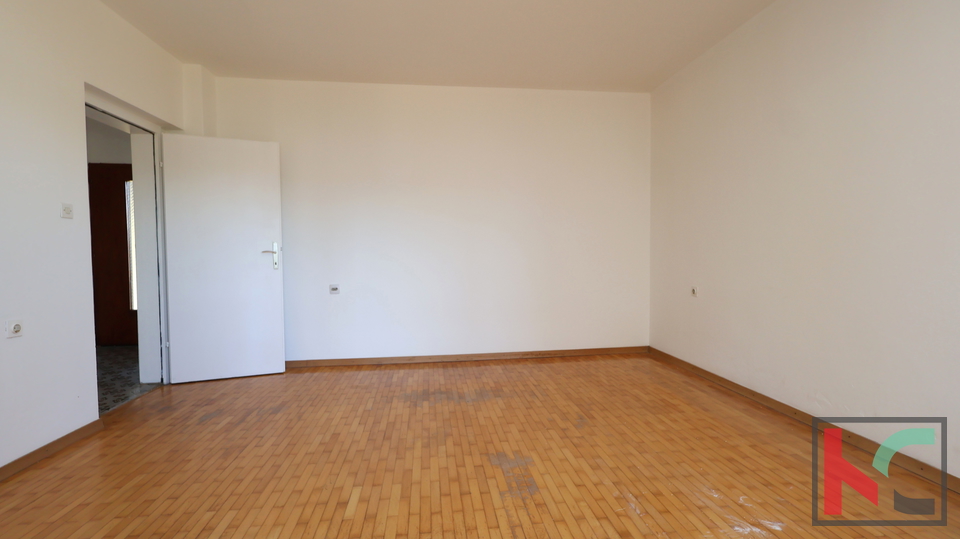 PULA&comma; PRIZEMNICA 155 m2 NA ZEMLJI&Scaron;TU OD 879 m2&comma; &num;PRODAJA