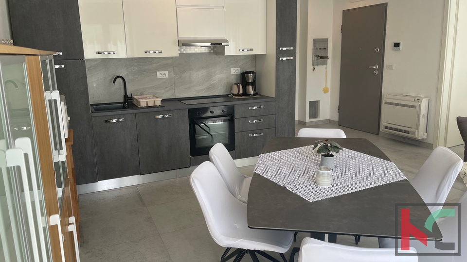 PULA, ŠIJANA, MODERNE MEHRFAMILIENHAUS MIT GARAGE UND TERRASSE, #VERKAUF