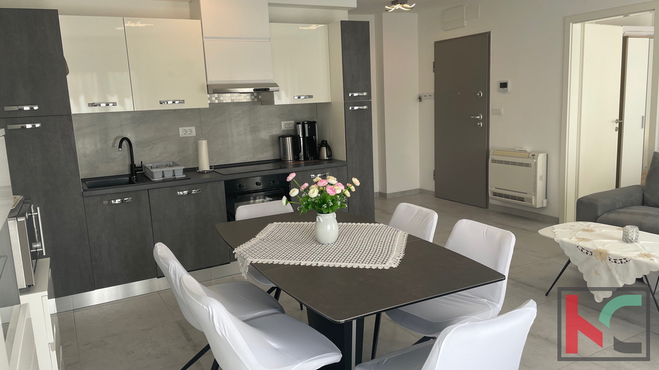 PULA, ŠIJANA, MODERNE MEHRFAMILIENHAUS MIT GARAGE UND TERRASSE, #VERKAUF