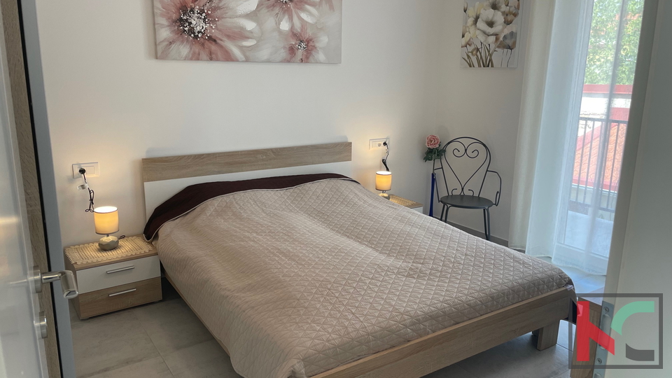 PULA, ŠIJANA, MODERNE MEHRFAMILIENHAUS MIT GARAGE UND TERRASSE, #VERKAUF
