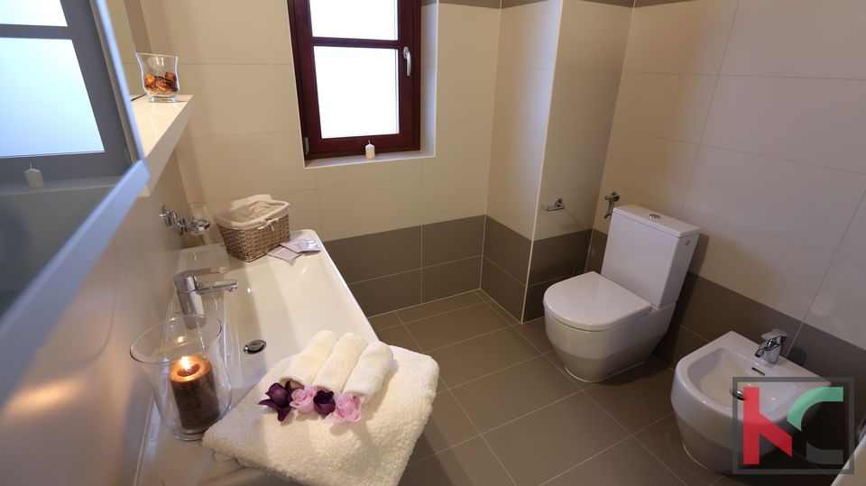 Haus&comma; 400 m2&comma; Verkauf&comma; Svetvin&ccaron;enat - Jur&scaron;i&cacute;i