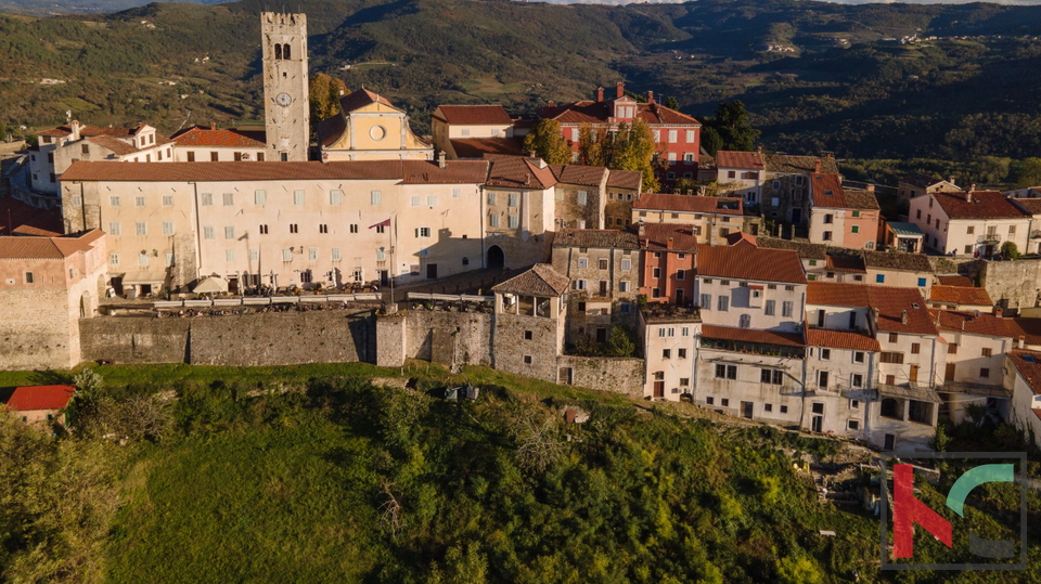 MOTOVUN - KU&Cacute;A U STAROJ JEZGRI I OTVORENIM POGLEDOM &num;PRODAJA