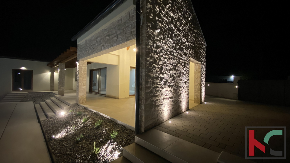 LUKSUZNA VILA, 200m2,TINJAN, #PRODAJA