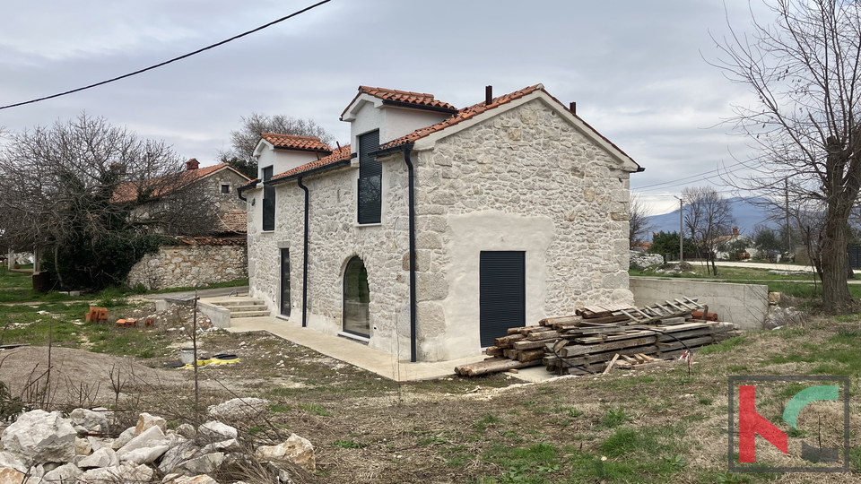 LABIN&comma; OKOLICA&comma; MODERNO RENOVIRANA KAMENA KU&Cacute;A &num;PRODAJA