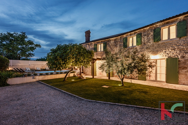 ISTRA, KRNICA – MODERN VILLA WITH 4 BEDROOMS, HEATED POOL, LANDSCAPED YARD, #FOR SALE