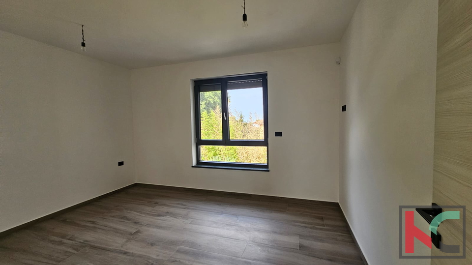 ISTRA, MEDULIN, KUĆA SA DVIJE STAMBENE JEDINICE, UREĐENA OKUĆNICA, GRIJANI BAZENI, 2 GARAŽE, #PRODAJA