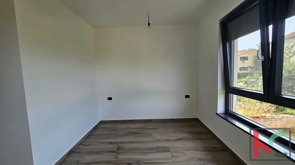 ISTRA, MEDULIN, KUĆA SA DVIJE STAMBENE JEDINICE, UREĐENA OKUĆNICA, GRIJANI BAZENI, 2 GARAŽE, #PRODAJA