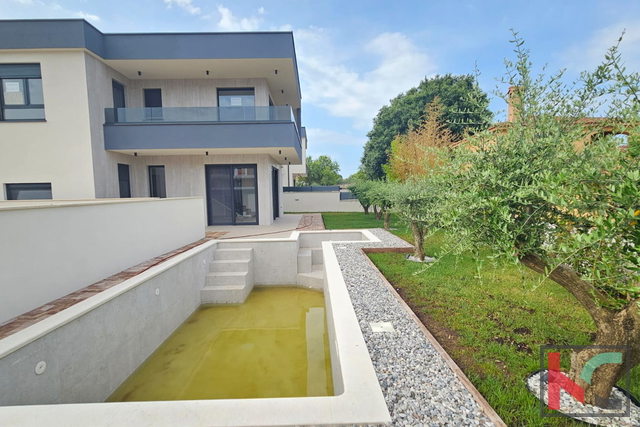 Istrien, Medulin, im Bau befindliche Doppelhaushälfte mit Pool und Garten, Garage, nahe dem Meer, #Verkauf