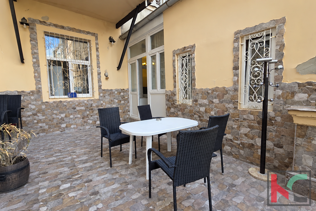 ISTRA, PULA, CENTAR, STAN SA 5 SPAVAĆIH SOBA, 2 KUPAONICE, #PRODAJA