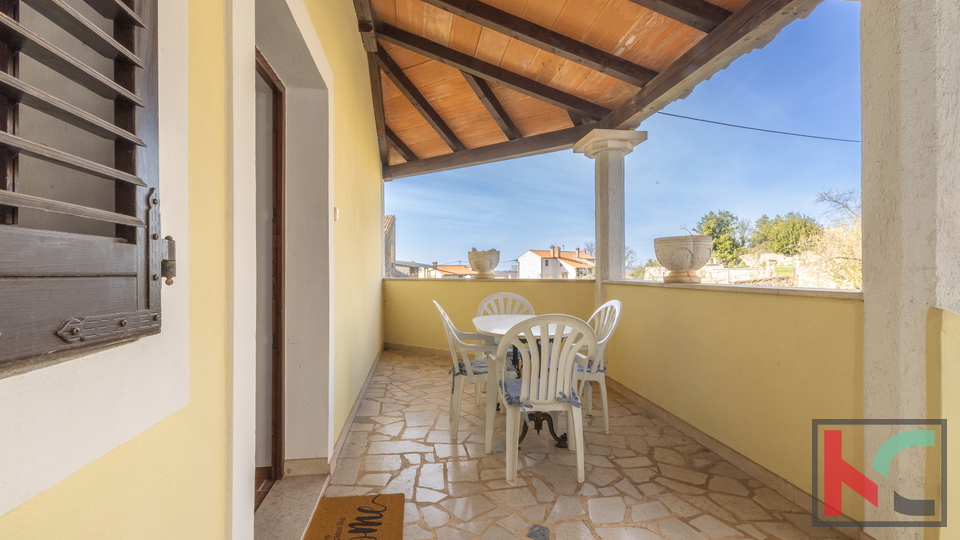 ISTRA&comma; BRTONIGLA&comma; KVALITETNO OBNOVLJENA KU&Cacute;A U SRCU ISTRE&comma; &num;PRODAJA