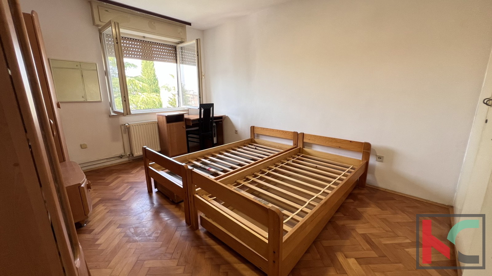 PULA, VERUDA, OBITELJSKI TROSOBNI STAN NA IDEALNOJ LOKACIJI #PRODAJA