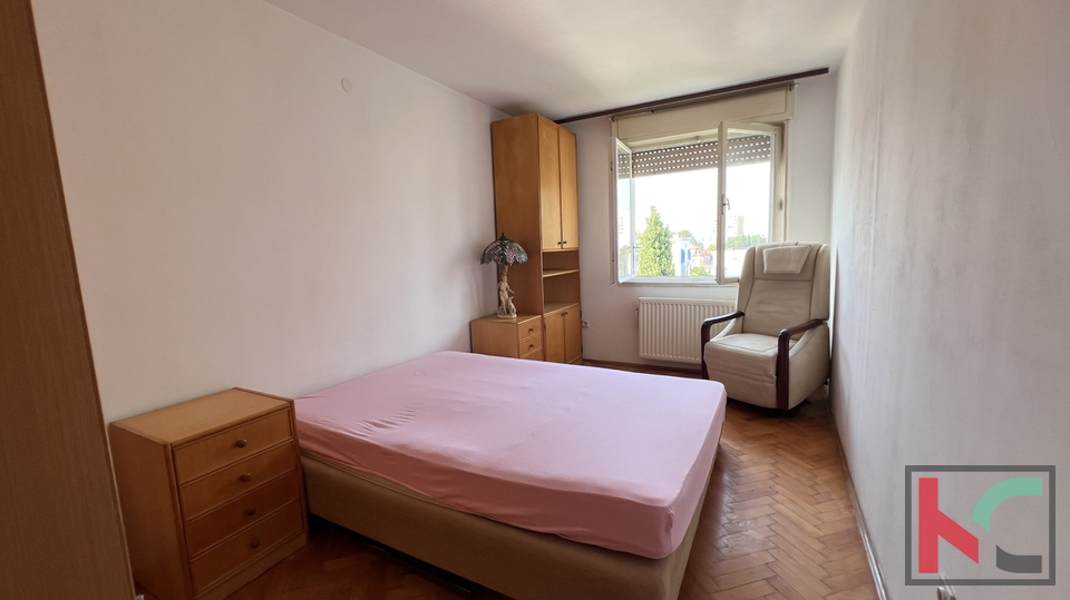 PULA, VERUDA, OBITELJSKI TROSOBNI STAN NA IDEALNOJ LOKACIJI #PRODAJA