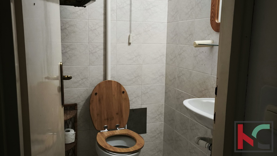PULA, VERUDA, OBITELJSKI TROSOBNI STAN NA IDEALNOJ LOKACIJI #PRODAJA