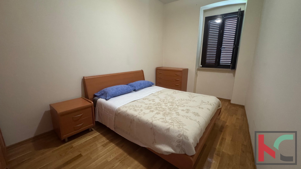 PULA, CENTAR, RENOVIRANI TROSOBNI STAN #PRODAJA