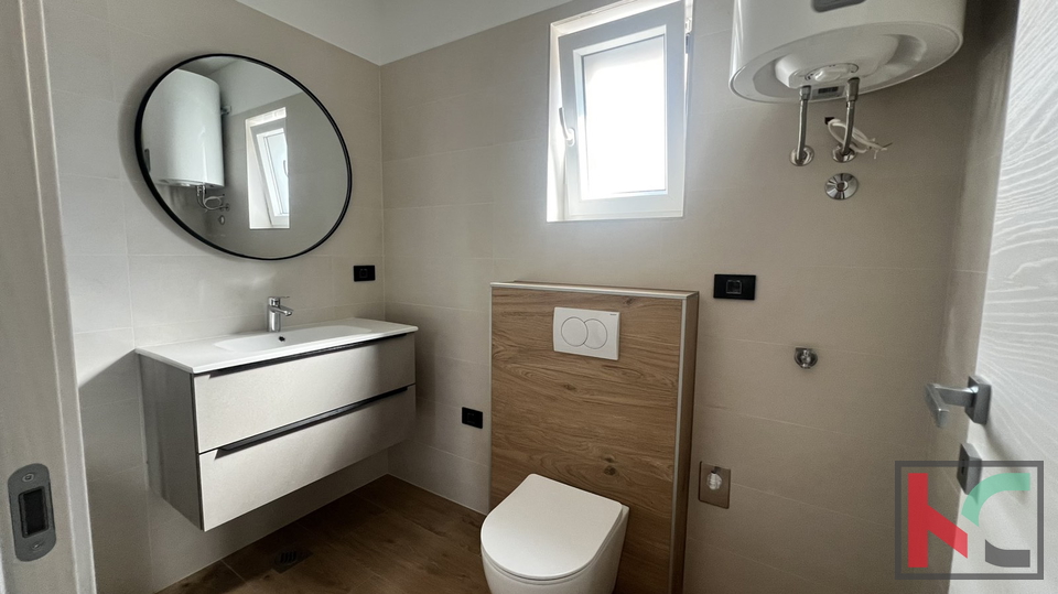 PULA, VALDEBEK, MODERAN TROSOBNI OBITELJSKI STAN #PRODAJA