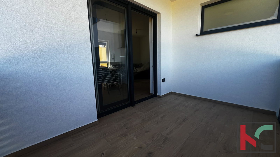 PULA, VALDEBEK, MODERAN TROSOBNI OBITELJSKI STAN #PRODAJA