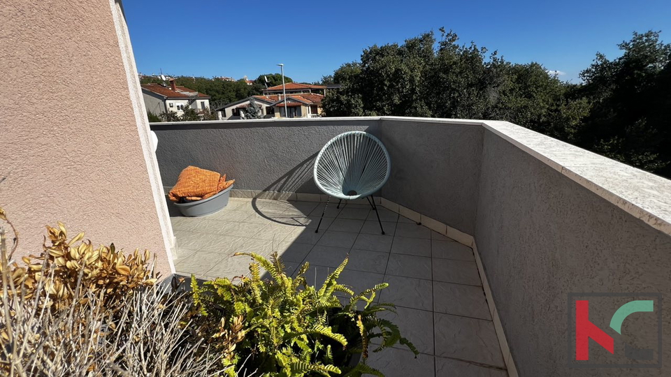 ISTRA, LIŽNJAN, PREKRASAN TROSOBNI STAN S POGLEDOM NA MORE #PRODAJA