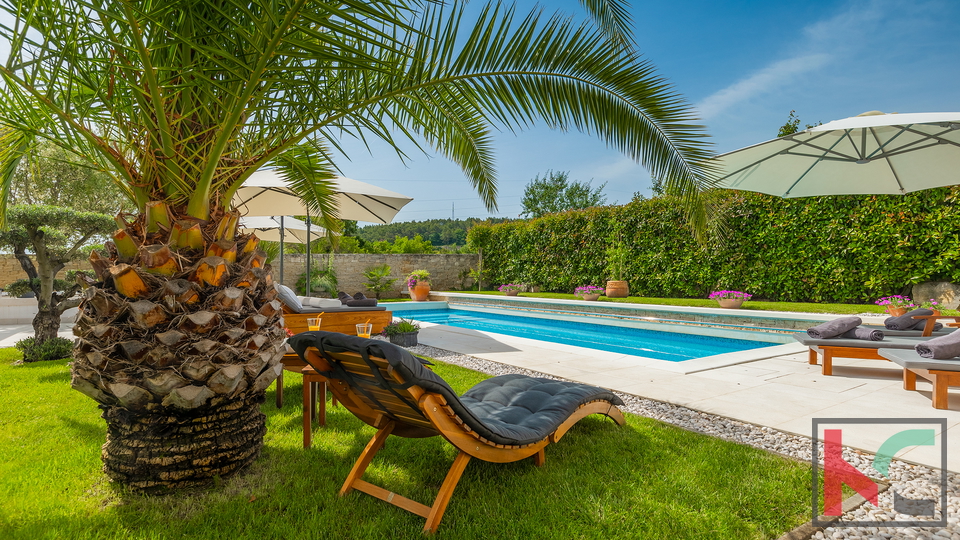 ROVINJSKO SELO&comma; VILLA SA BAZENOM  I WELLNESSOM &num;PRODAJA