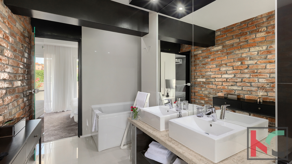 ROVINJSKO SELO&comma; VILLA SA BAZENOM  I WELLNESSOM &num;PRODAJA