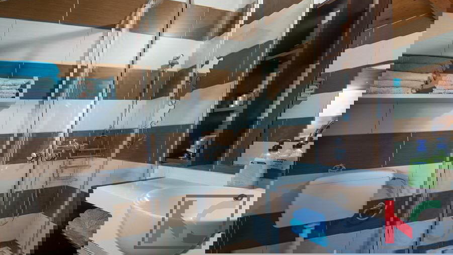 ISTRA&comma; SVETVIN&Ccaron;ENAT&comma; STEINHAUS MIT BEHEIZTEM POOL AUF 1200 M2 GRUNDST&Uuml;CK&comma; &num;VERKAUF