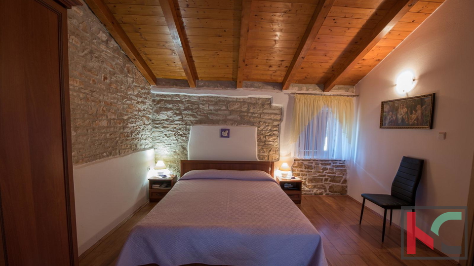 ISTRA&comma; SVETVIN&Ccaron;ENAT&comma; STEINHAUS MIT BEHEIZTEM POOL AUF 1200 M2 GRUNDST&Uuml;CK&comma; &num;VERKAUF