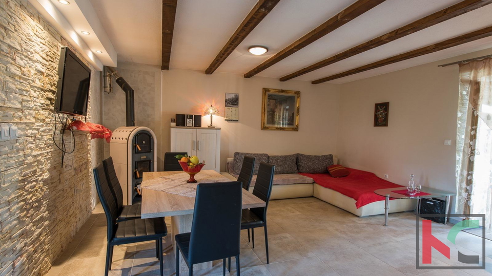 ISTRA&comma; SVETVIN&Ccaron;ENAT&comma; STEINHAUS MIT BEHEIZTEM POOL AUF 1200 M2 GRUNDST&Uuml;CK&comma; &num;VERKAUF