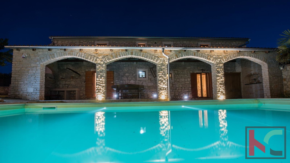 ISTRA&comma; SVETVIN&Ccaron;ENAT&comma; STEINHAUS MIT BEHEIZTEM POOL AUF 1200 M2 GRUNDST&Uuml;CK&comma; &num;VERKAUF