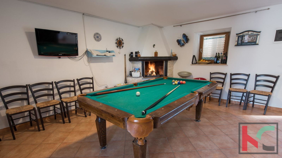 ISTRA&comma; SVETVIN&Ccaron;ENAT&comma; STEINHAUS MIT BEHEIZTEM POOL AUF 1200 M2 GRUNDST&Uuml;CK&comma; &num;VERKAUF