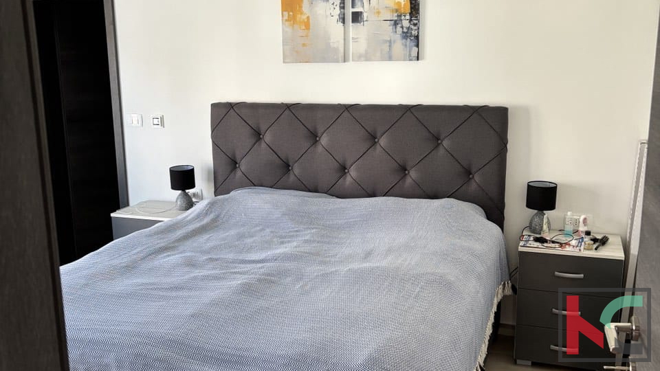 ISTRA&comma; PULA&comma; STAN NOVOGRADNJA 79&comma;36M2 SA 100M2 PRIPADAJU&Cacute;EG VRTA