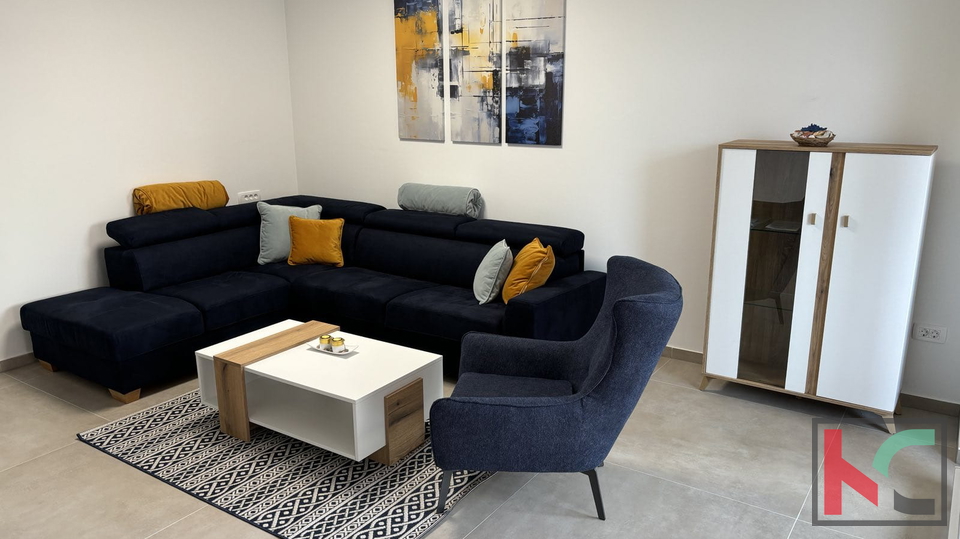 ISTRA&comma; PULA&comma; STAN NOVOGRADNJA 79&comma;36M2 SA 100M2 PRIPADAJU&Cacute;EG VRTA