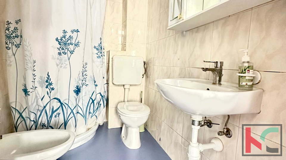 PULA, ARENA, KUĆA SA VELIKIM BALKONOM I DVORIŠTEM #PRODAJA