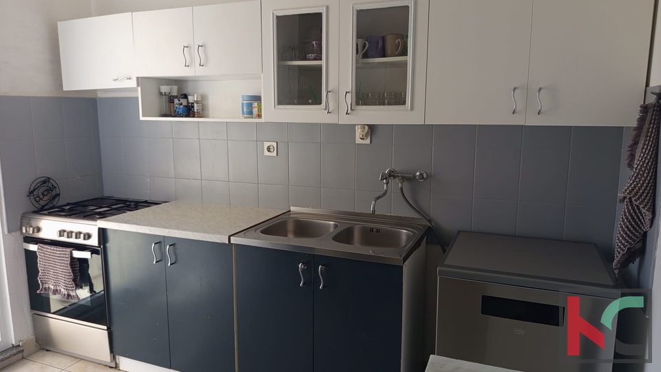 PULA, VERUDA, OBITELJSKI ČETVEROSOBNI STAN NA POŽELJNOJ LOKACIJI #PRODAJA