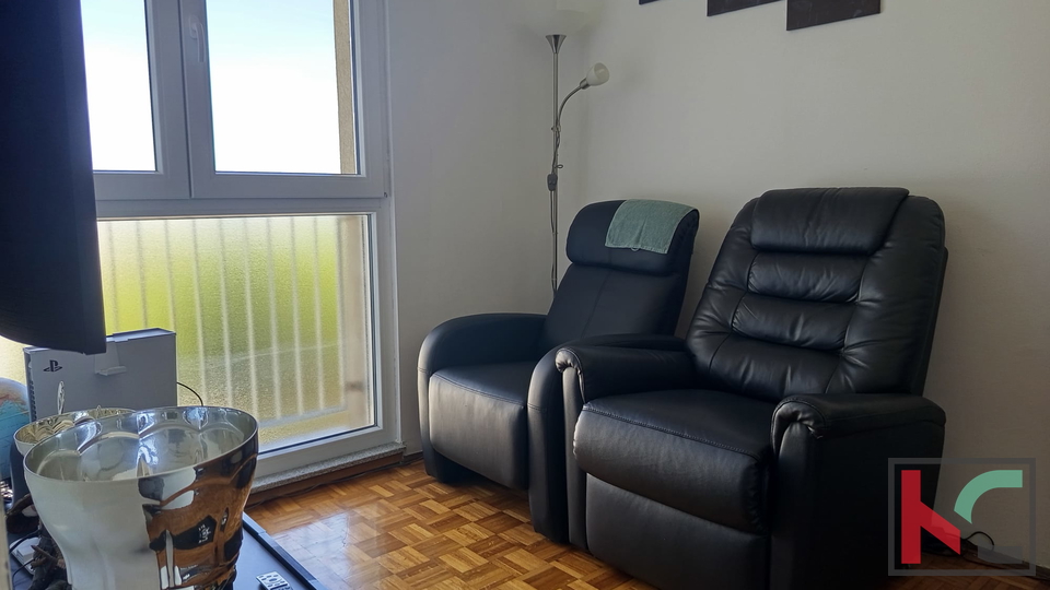 PULA, VERUDA, OBITELJSKI ČETVEROSOBNI STAN NA POŽELJNOJ LOKACIJI #PRODAJA