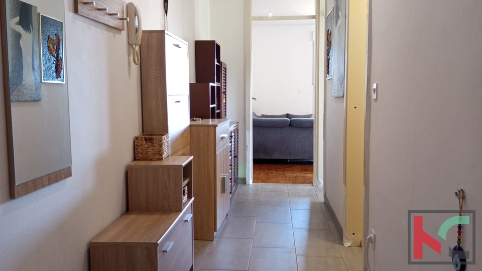 PULA, VERUDA, OBITELJSKI ČETVEROSOBNI STAN NA POŽELJNOJ LOKACIJI #PRODAJA