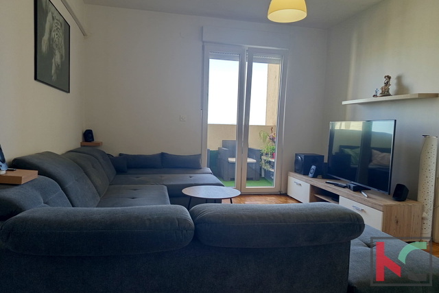 PULA, VERUDA, OBITELJSKI ČETVEROSOBNI STAN NA POŽELJNOJ LOKACIJI #PRODAJA