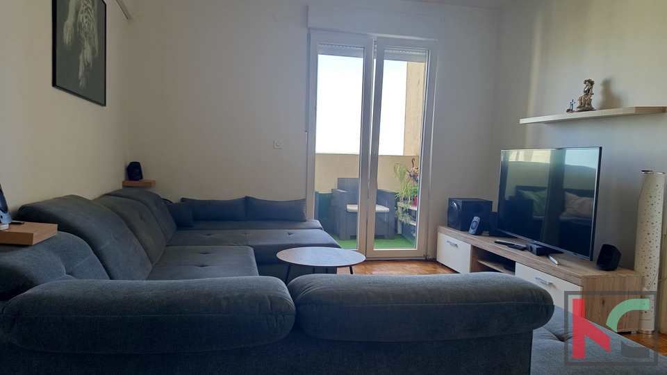 PULA, VERUDA, OBITELJSKI ČETVEROSOBNI STAN NA POŽELJNOJ LOKACIJI #PRODAJA