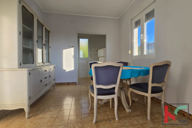 Pula, Vidikovac, prostorno stanovanje 110m2 s 3 terasami in 196m2 vrta