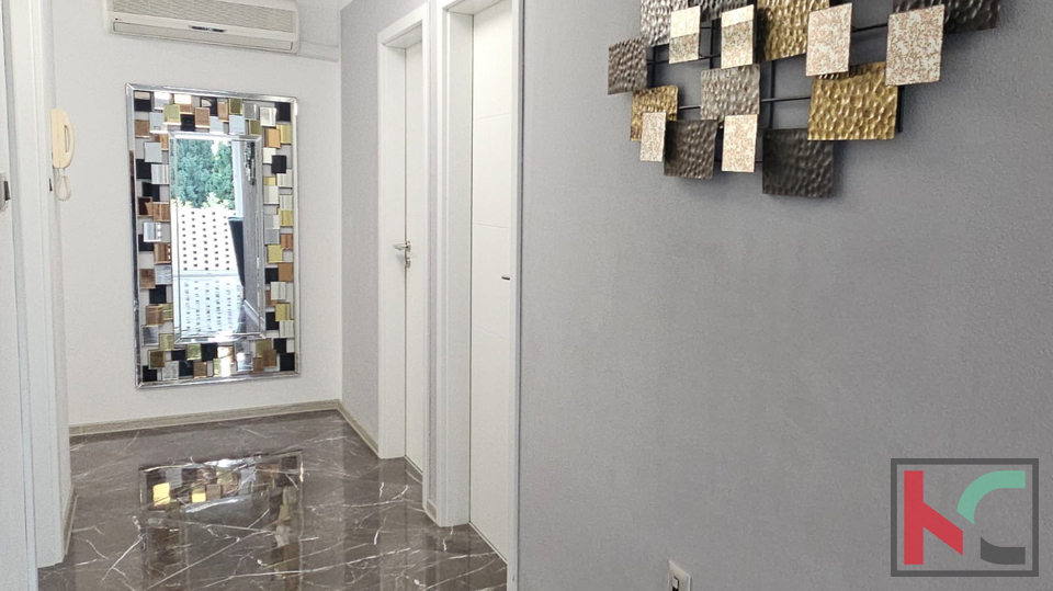 ROVINJ&comma; &Ccaron;ETVEROSOBAN STAN SA TERASOM NA ODLI&Ccaron;NOJ LOKACIJI &num;PRODAJA