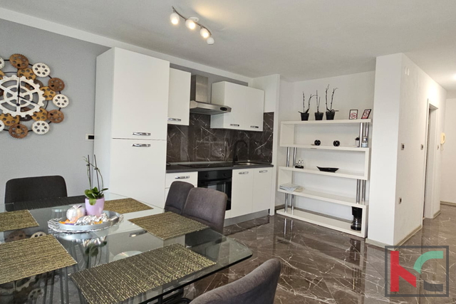 ROVINJ, ČETVEROSOBAN STAN SA TERASOM NA ODLIČNOJ LOKACIJI #PRODAJA