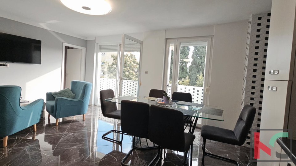 ROVINJ&comma; &Ccaron;ETVEROSOBAN STAN SA TERASOM NA ODLI&Ccaron;NOJ LOKACIJI &num;PRODAJA